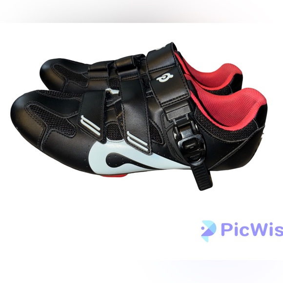 Peleton Cycle Shoes - Picture 1 of 11